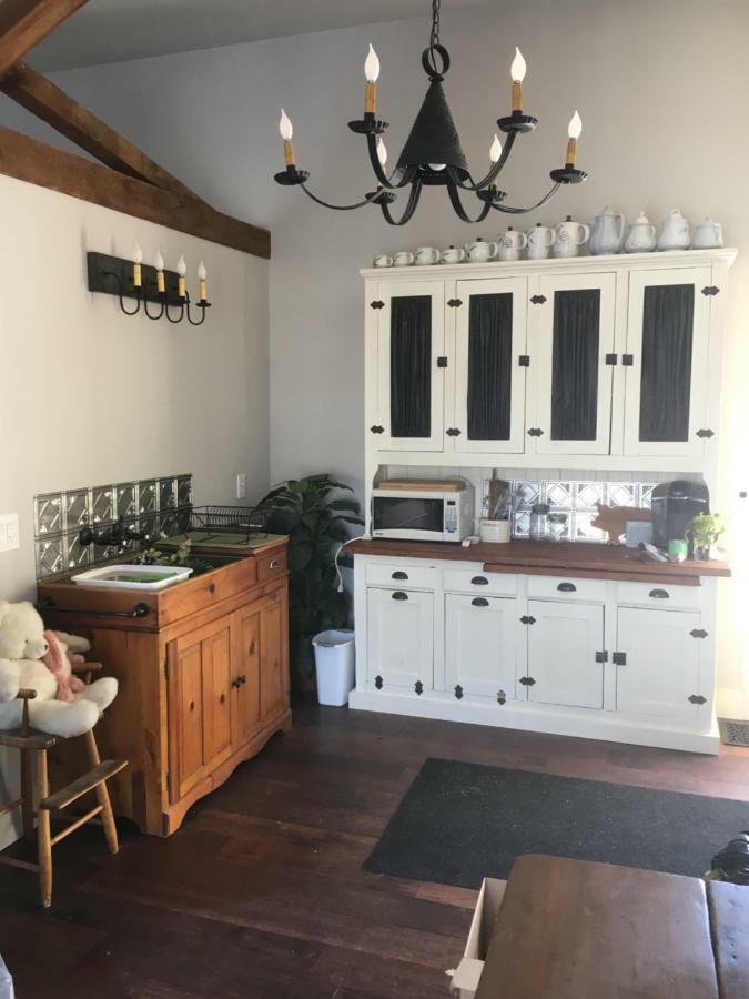 The Carriage House Flat - Downtown Paris Canada エクステリア 写真