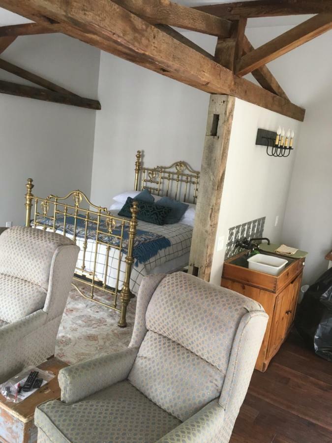 The Carriage House Flat - Downtown Paris Canada エクステリア 写真