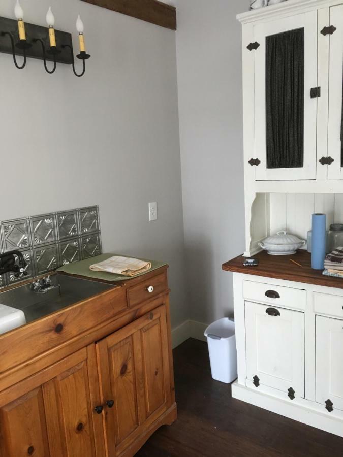 The Carriage House Flat - Downtown Paris Canada エクステリア 写真